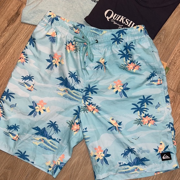๐ฅ QUIKSILVER EVERYDAY SCENIC SHORTS SWIM BUNDLE FOR MEN 3 PIECE LOT ๐ฅ - Picture 4 of 10